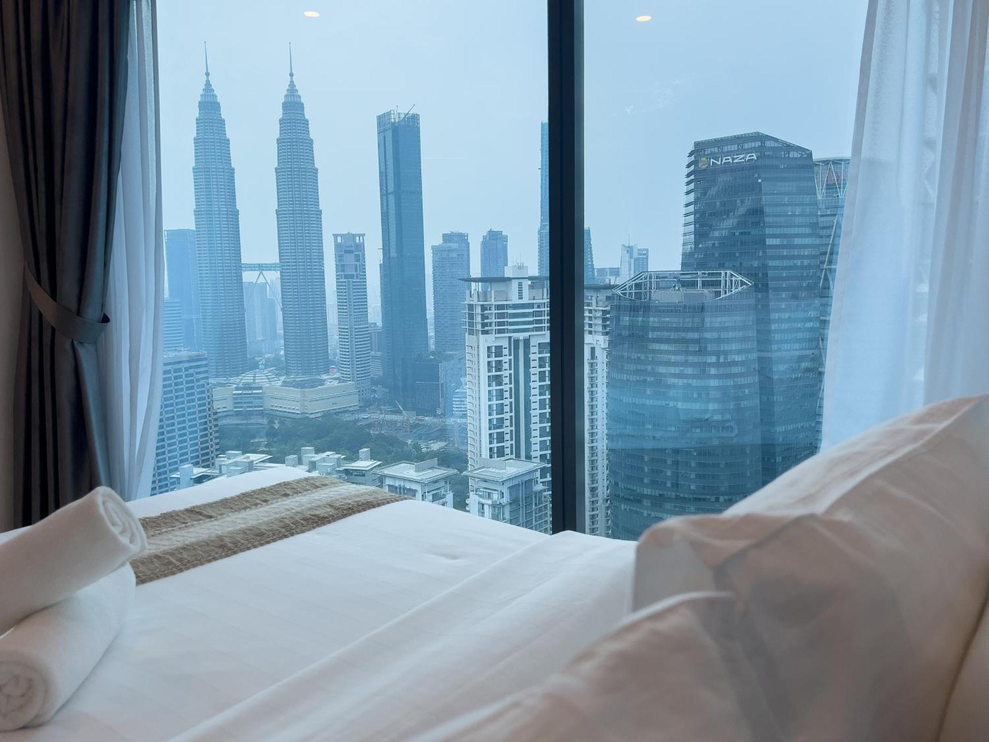 Crystal Suite At Eaton Klcc Куала Лумпур Екстериор снимка