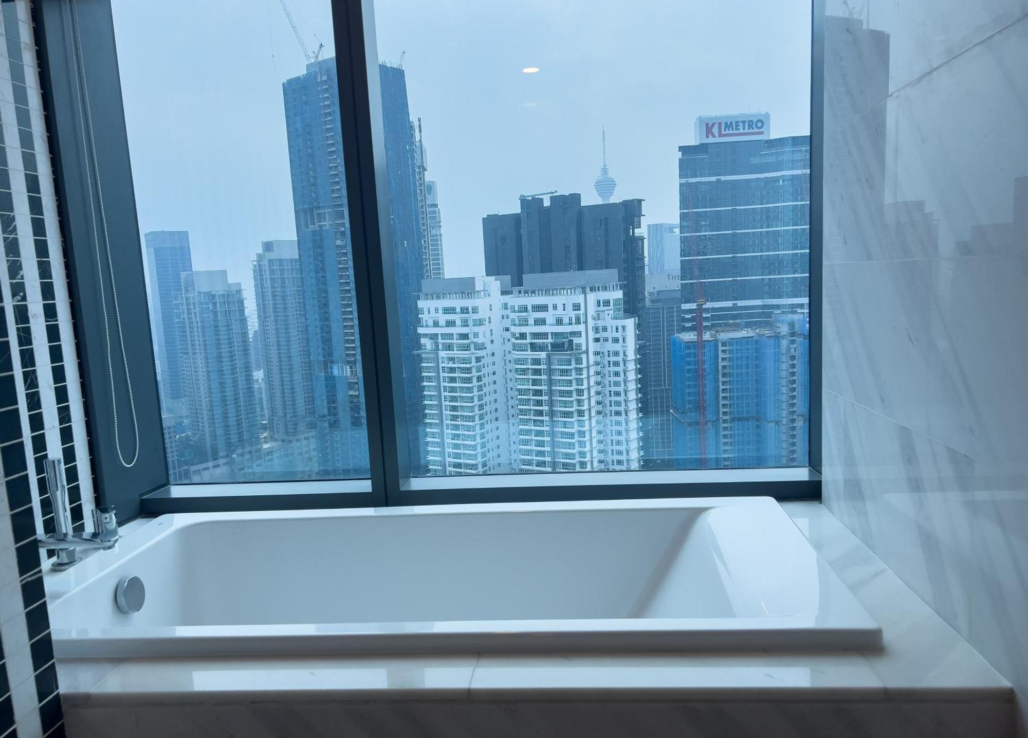 Crystal Suite At Eaton Klcc Куала Лумпур Екстериор снимка